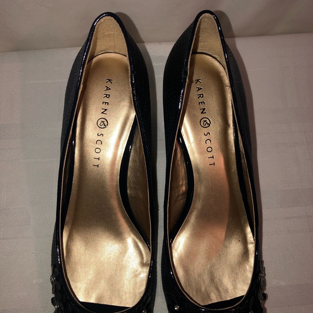 Karen Scott Coraa Peep Wedge Sandals - Picture 5 of 11